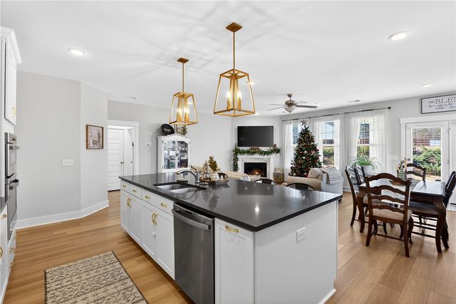 109 Woodcross Drive, Simpsonville, SC 29681