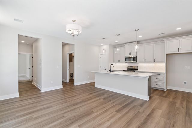 313 W Boxthorn, Andover, KS 67002