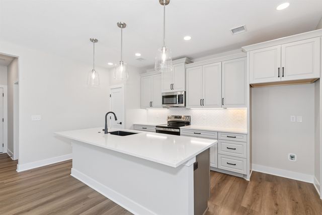 313 W Boxthorn, Andover, KS 67002