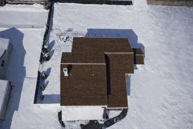 19 Nixon Street, Farmingville, NY 11738