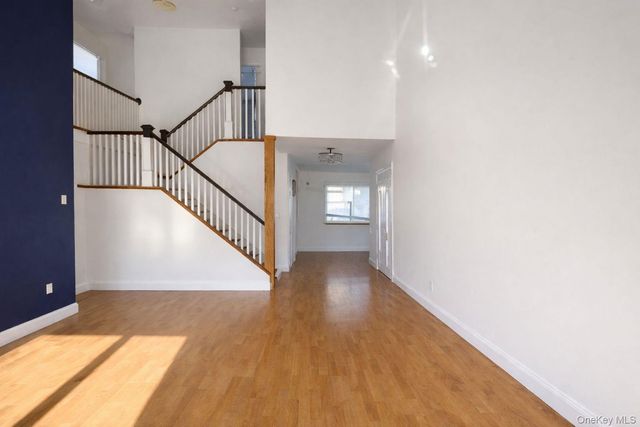 19 Nixon Street, Farmingville, NY 11738