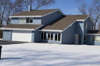 19 Nixon Street, Farmingville, NY 11738