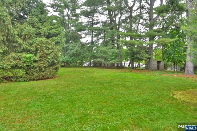 26 Monroe Street, Waldwick, NJ 07463