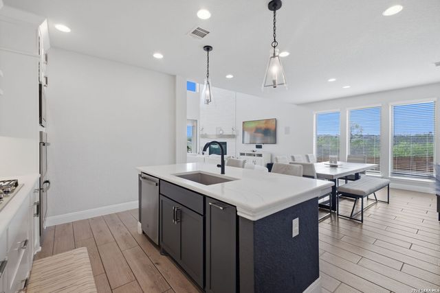 707 Quemada, San Antonio, TX 78245