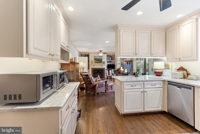 124 LAKE DR, Williamsburg, VA 23185