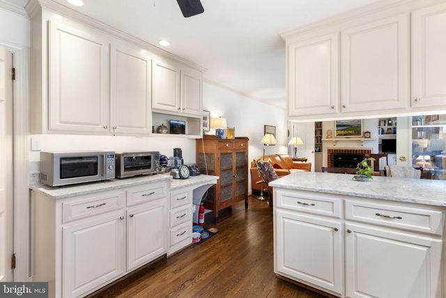 124 LAKE DR, Williamsburg, VA 23185