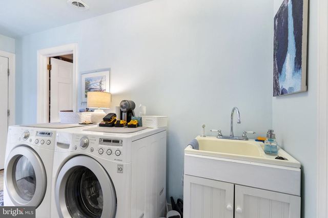 124 LAKE DR, Williamsburg, VA 23185