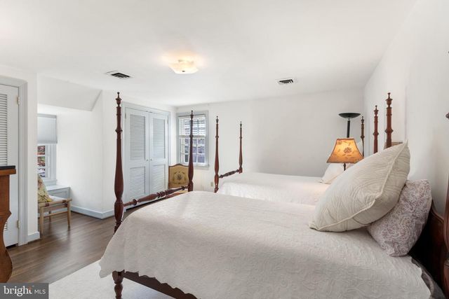 124 LAKE DR, Williamsburg, VA 23185