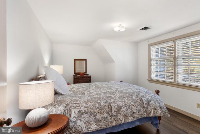 124 LAKE DR, Williamsburg, VA 23185