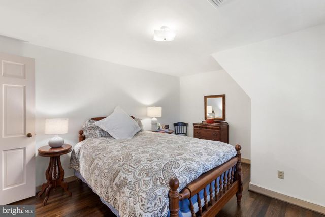 124 LAKE DR, Williamsburg, VA 23185