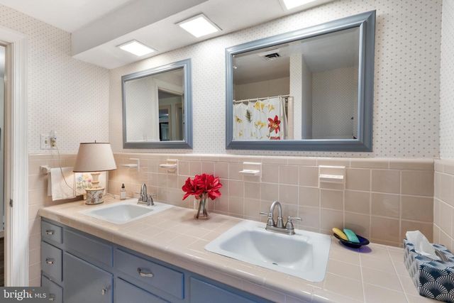 124 LAKE DR, Williamsburg, VA 23185