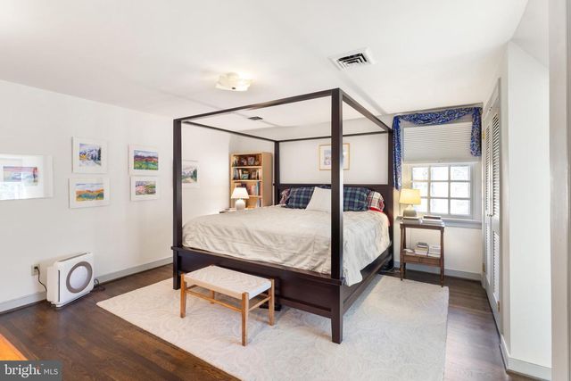 124 LAKE DR, Williamsburg, VA 23185