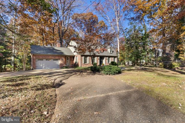 124 LAKE DR, Williamsburg, VA 23185