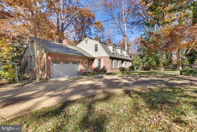 124 LAKE DR, Williamsburg, VA 23185