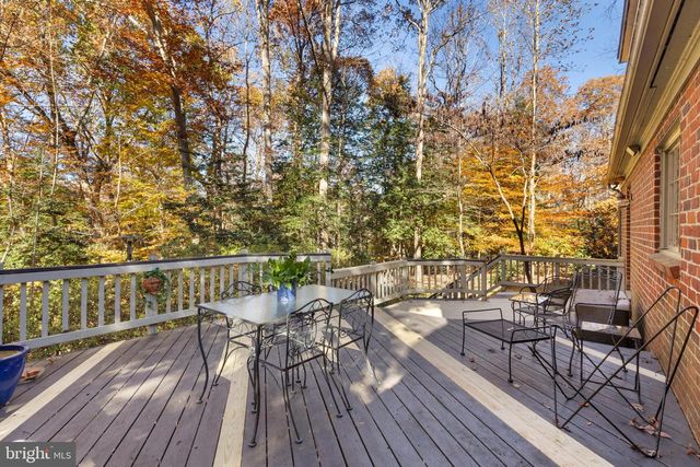 124 LAKE DR, Williamsburg, VA 23185