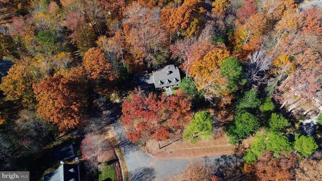 124 LAKE DR, Williamsburg, VA 23185