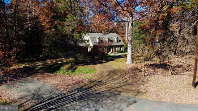 124 LAKE DR, Williamsburg, VA 23185