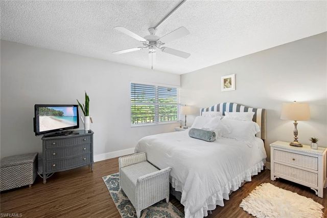 1085 Forest Lakes DR 8305, Naples, FL 34105