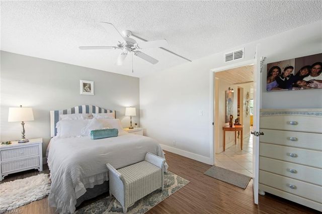 1085 Forest Lakes DR 8305, Naples, FL 34105