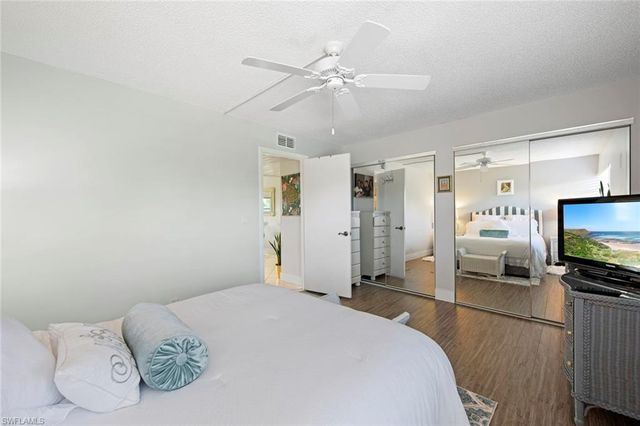 1085 Forest Lakes DR 8305, Naples, FL 34105