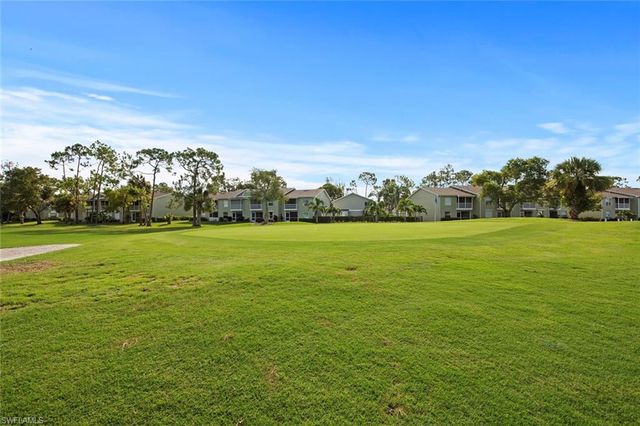 1085 Forest Lakes DR 8305, Naples, FL 34105