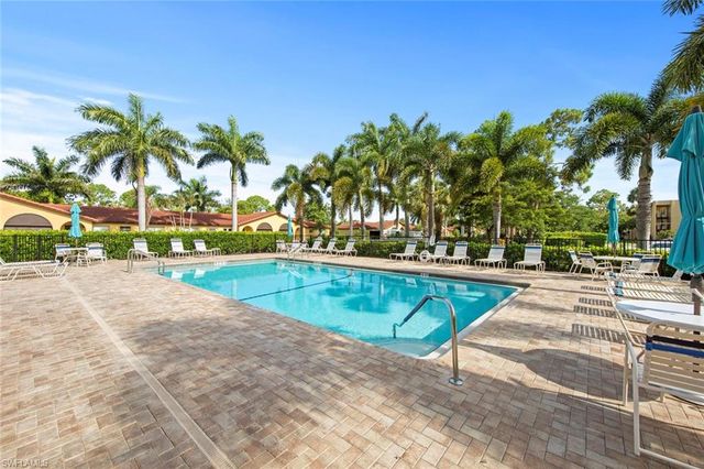 1085 Forest Lakes DR 8305, Naples, FL 34105