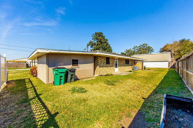 143 Josephine St, Larose, LA 70373