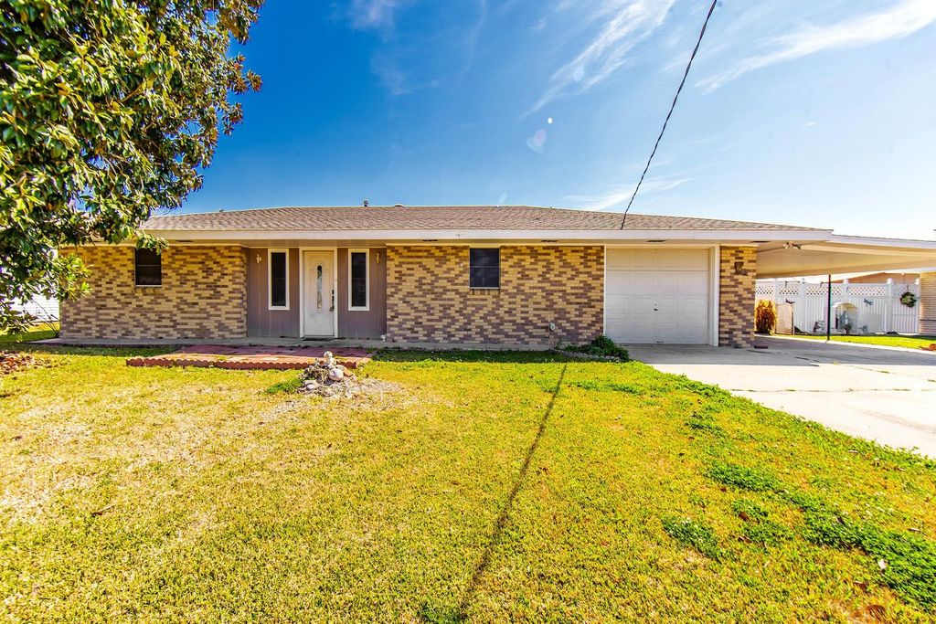 143 Josephine St, Larose, LA 70373