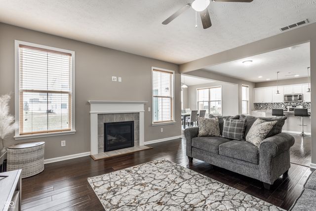 5767 Bluff View Lane, Whitestown, IN 46075