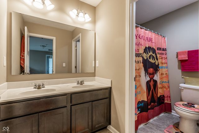 5767 Bluff View Lane, Whitestown, IN 46075