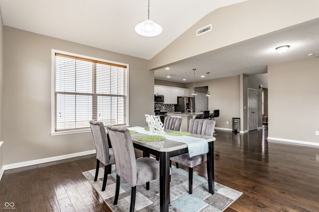 5767 Bluff View Lane, Whitestown, IN 46075