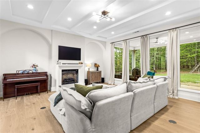79 HUNTERS Way, Hoschton, GA 30548