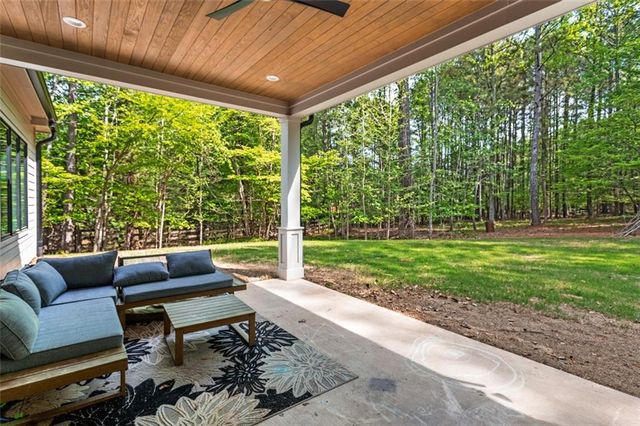79 HUNTERS Way, Hoschton, GA 30548