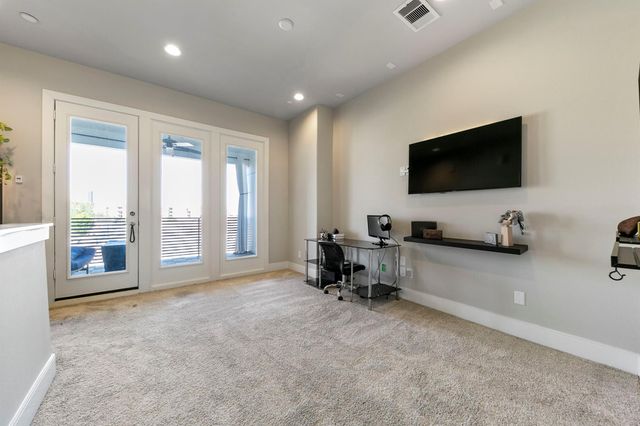 2412 Canal Street J, Houston, TX 77003