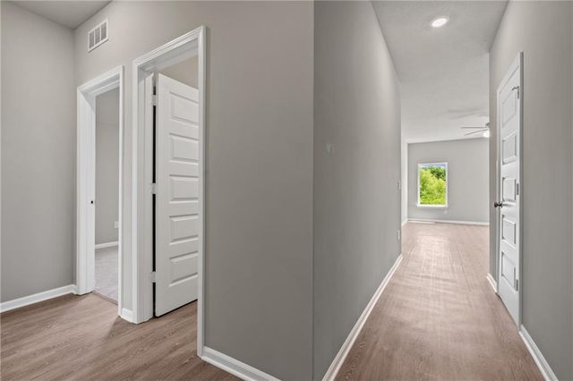 20246 W 195th Street, Spring Hill, KS 66083