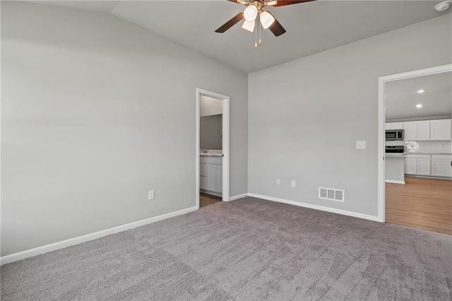 20246 W 195th Street, Spring Hill, KS 66083