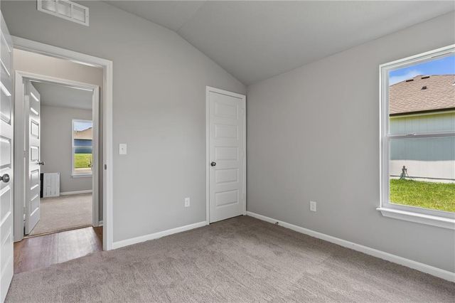 20246 W 195th Street, Spring Hill, KS 66083