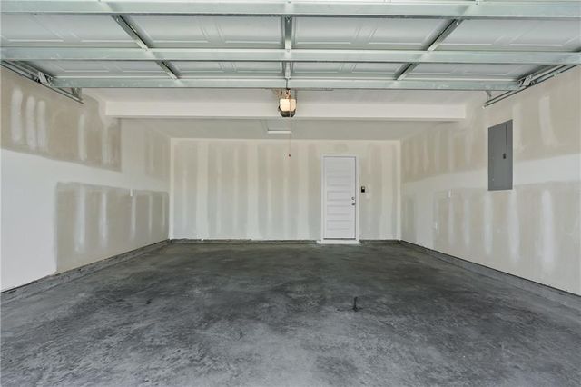 20246 W 195th Street, Spring Hill, KS 66083