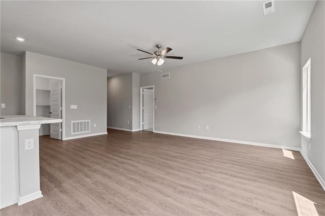 20246 W 195th Street, Spring Hill, KS 66083