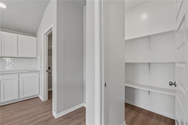 20246 W 195th Street, Spring Hill, KS 66083