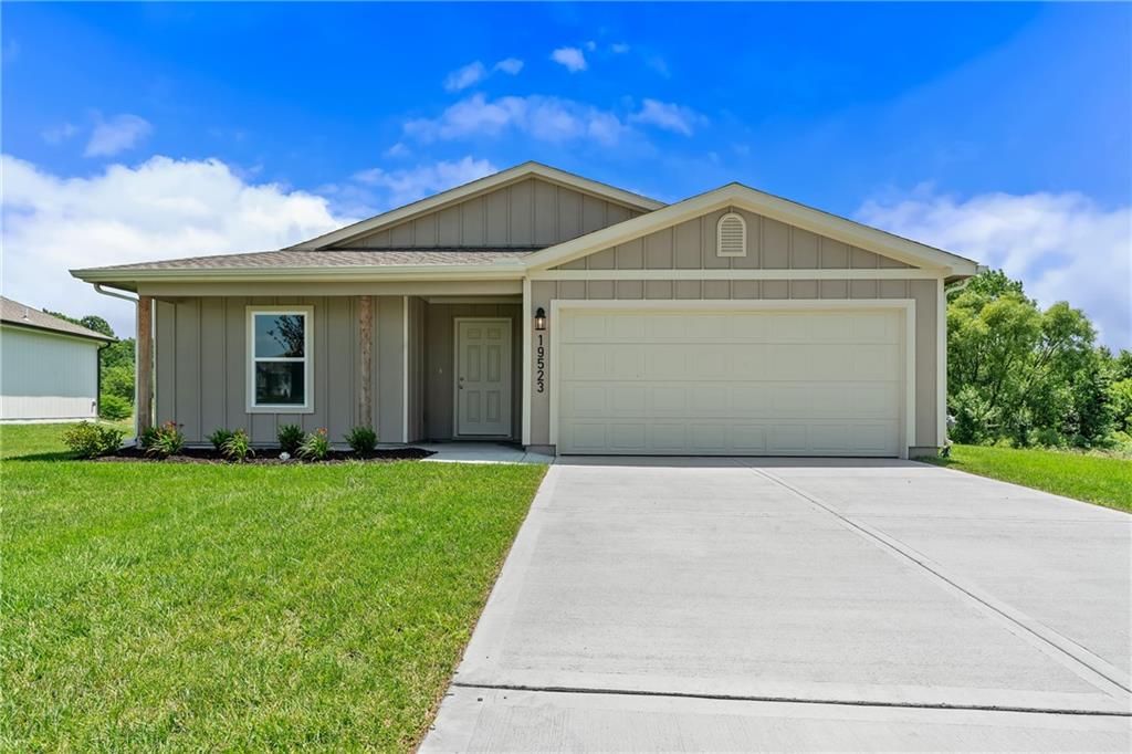 20246 W 195th Street, Spring Hill, KS 66083