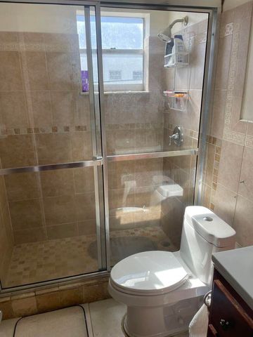 714 NE 10th Street 205, Hallandale Beach, FL 33009