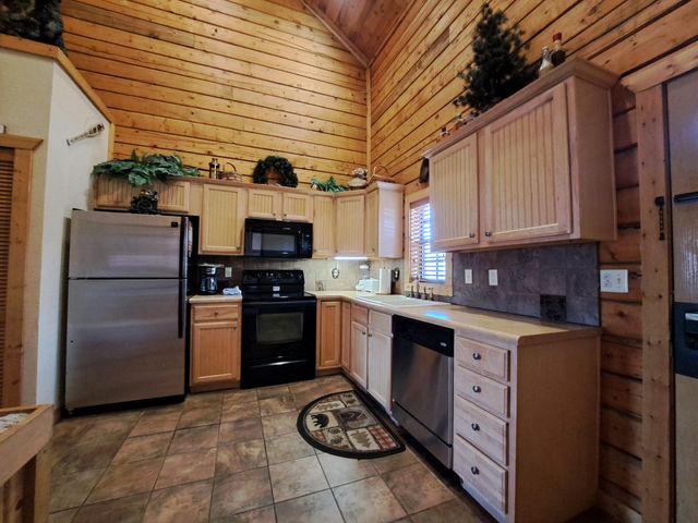 316 Summer Drive, Branson, MO 65616