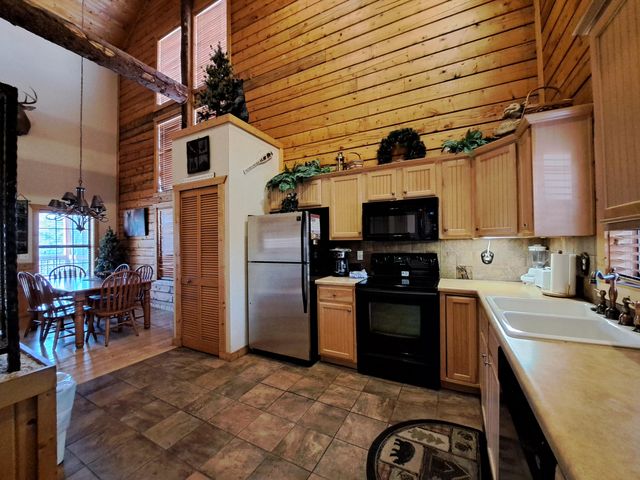 316 Summer Drive, Branson, MO 65616