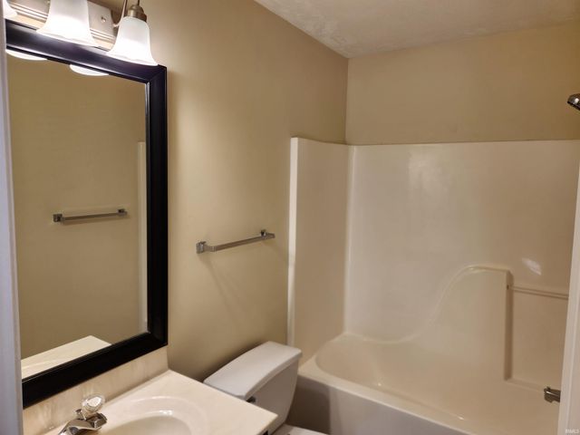 5155 Arches Drive, Newburgh, IN 47630