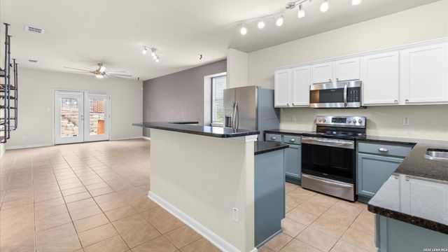 6730 Nora Vista Way, San Antonio, TX 78233
