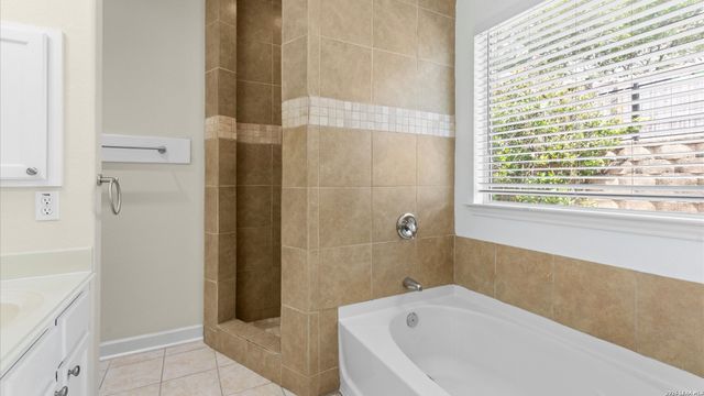 6730 Nora Vista Way, San Antonio, TX 78233