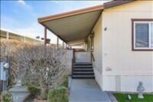 600 S Dennison Road Spc 29, Tehachapi, CA 93561