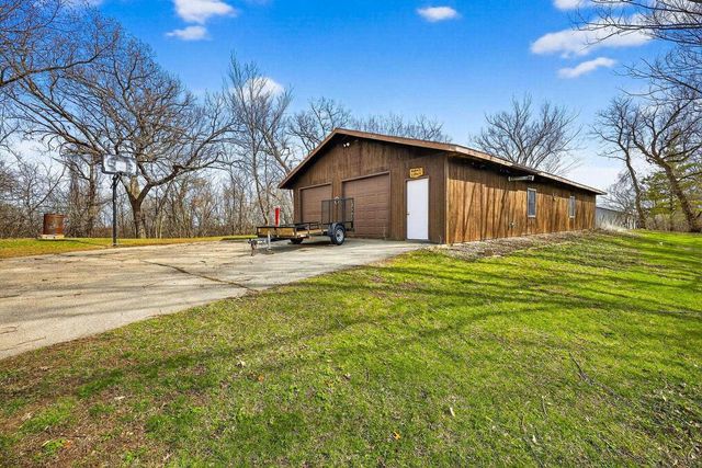 2934 County Rd W, Deerfield, WI 53531