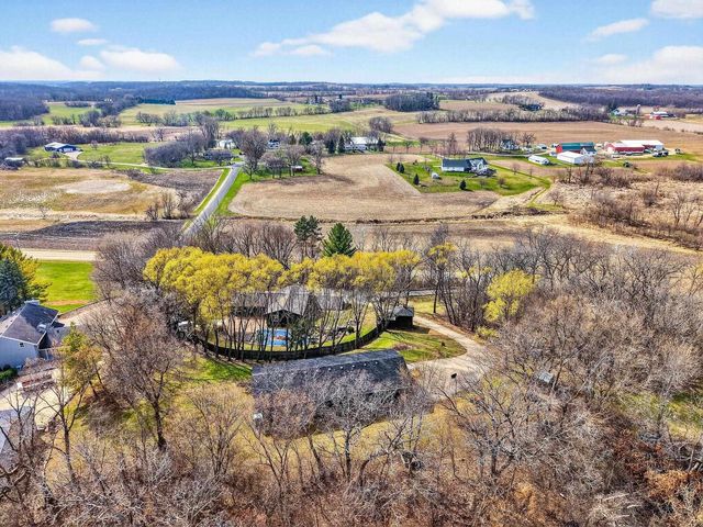 2934 County Rd W, Deerfield, WI 53531